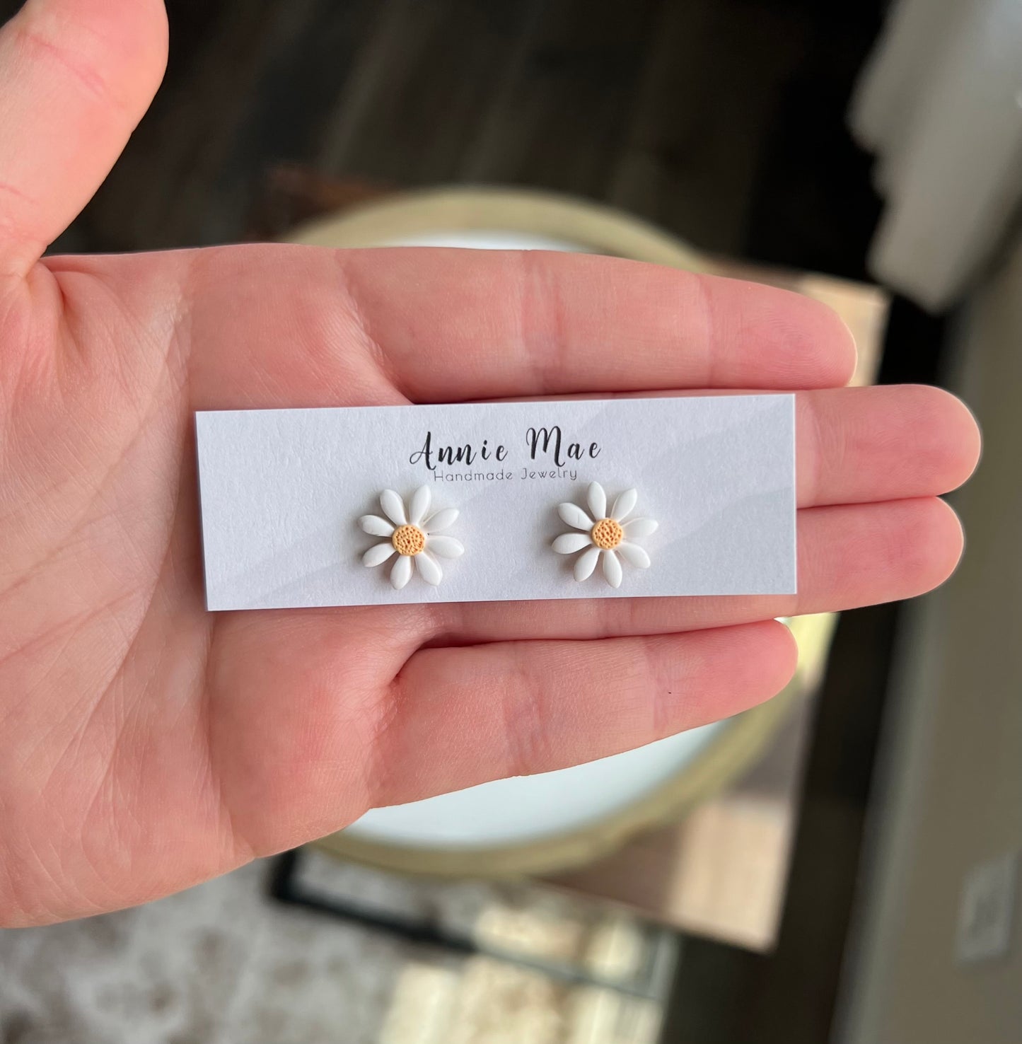 Dainty Daisy Stud