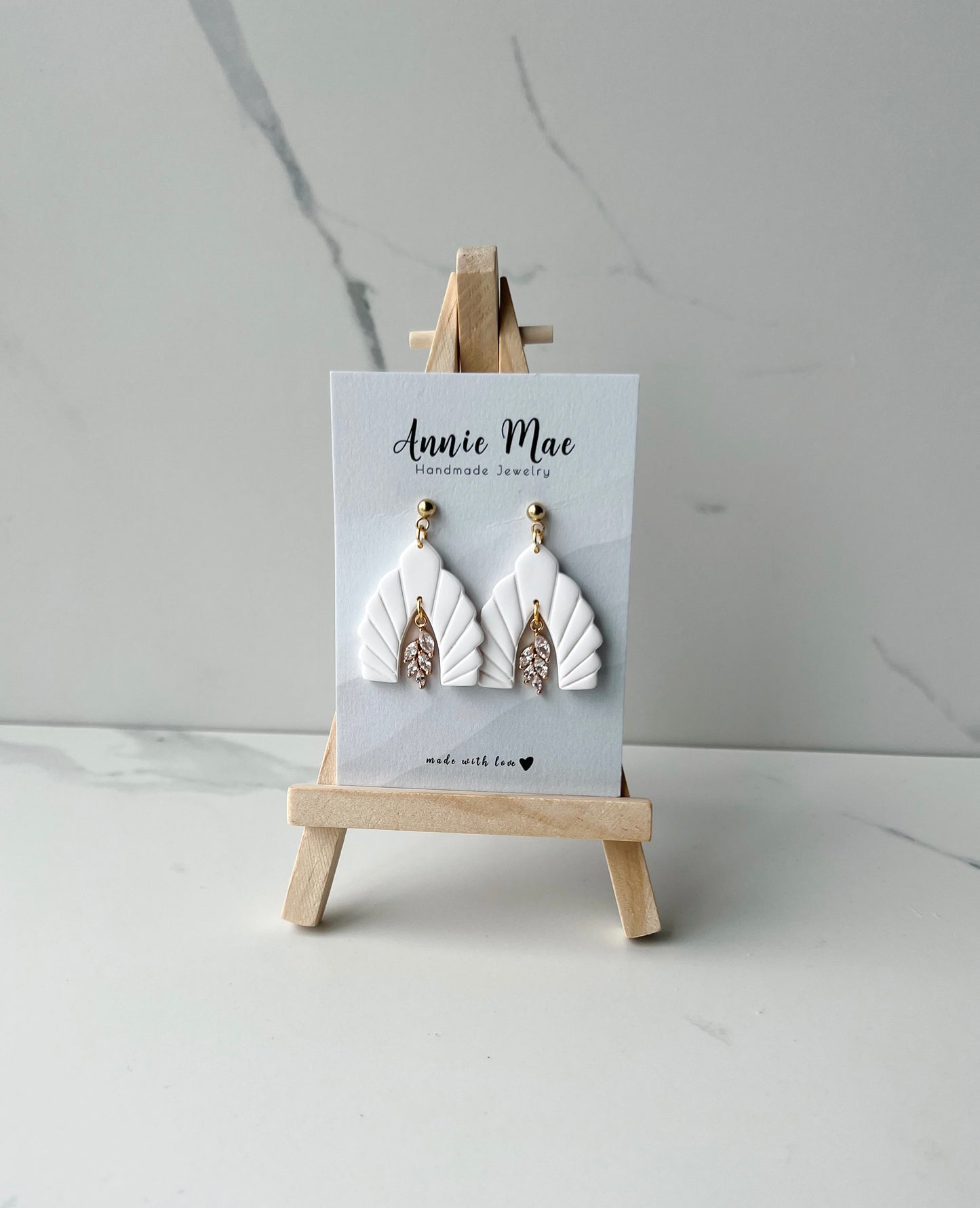 Aria - White