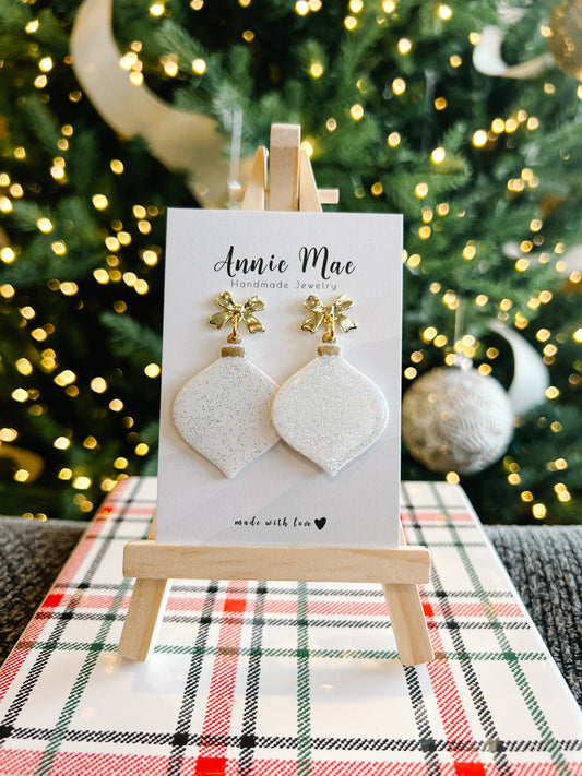 Vintage Ornament - White Glitter