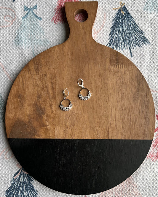 Metal Wreath Huggies - Silver