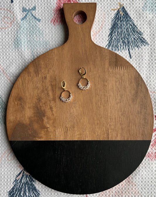 Metal Wreath Huggies - Gold