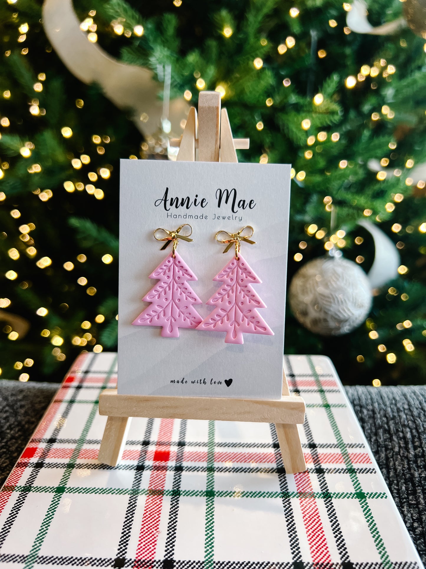 Embossed Tree - Pink