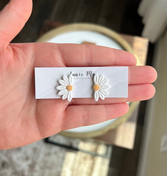 Half Daisy Stud