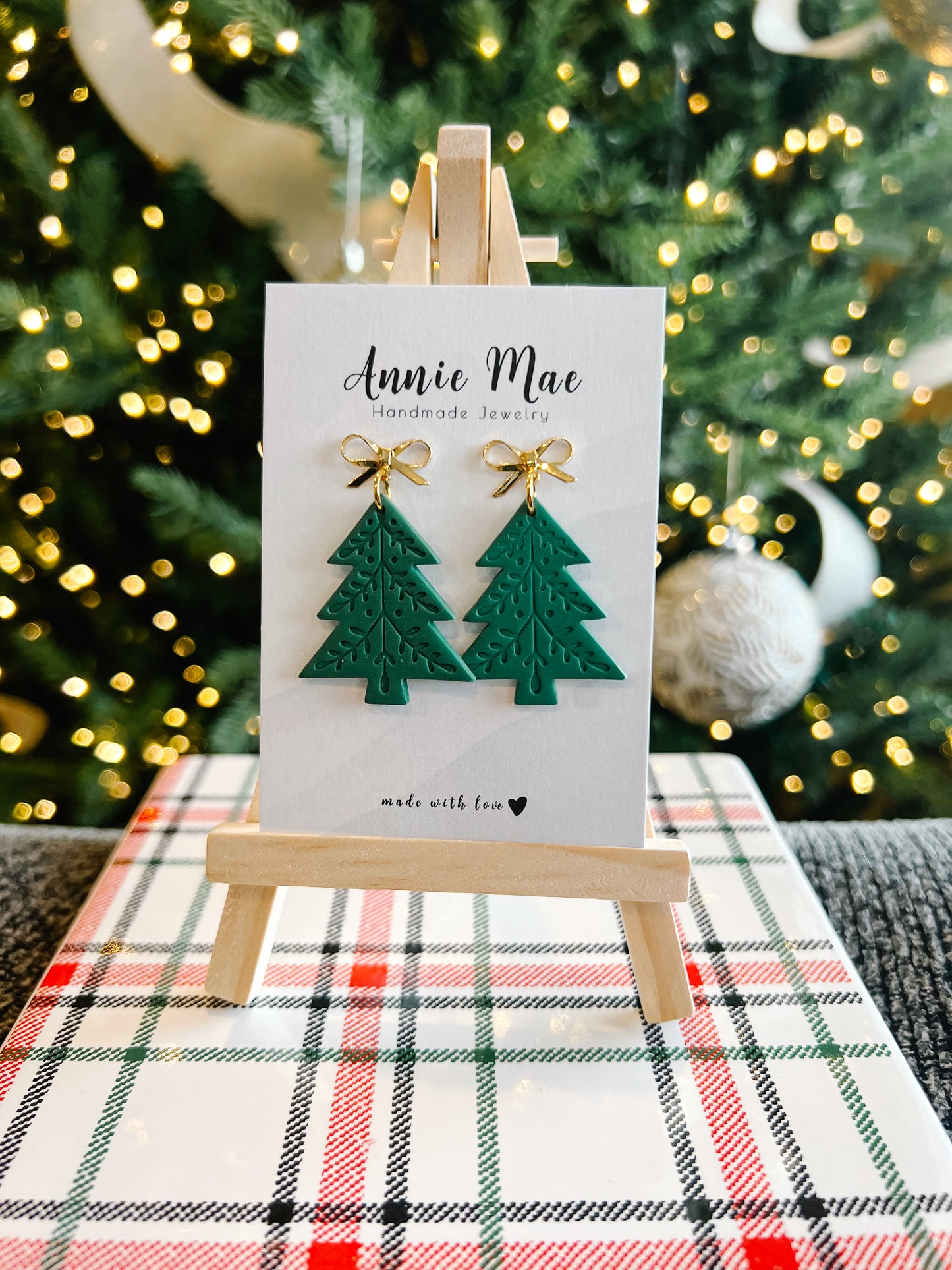 Embossed Tree - Green