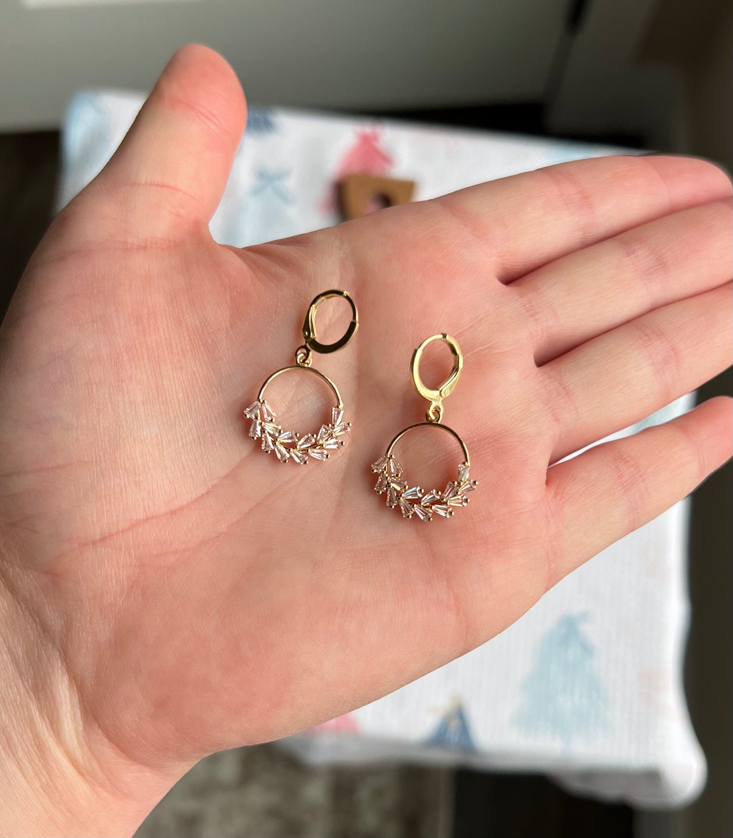 Wreath Huggies - Gold